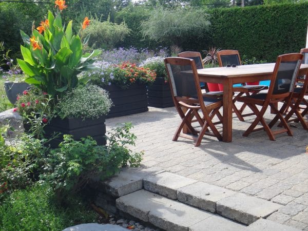 Terrasse tout en pots