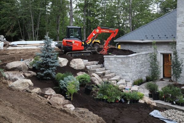 mise en forme de la rocaille et debut plantation